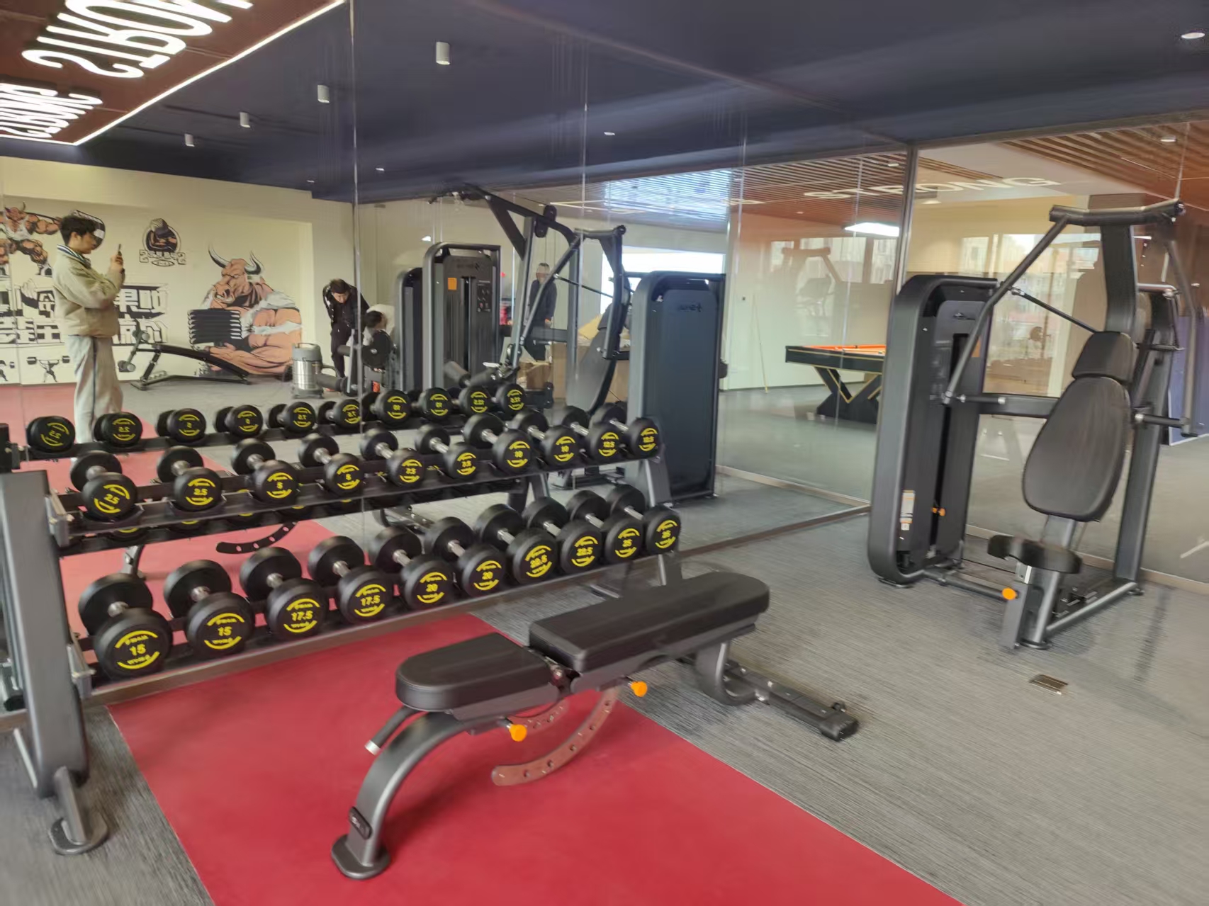 青岛某房地产物业健身房